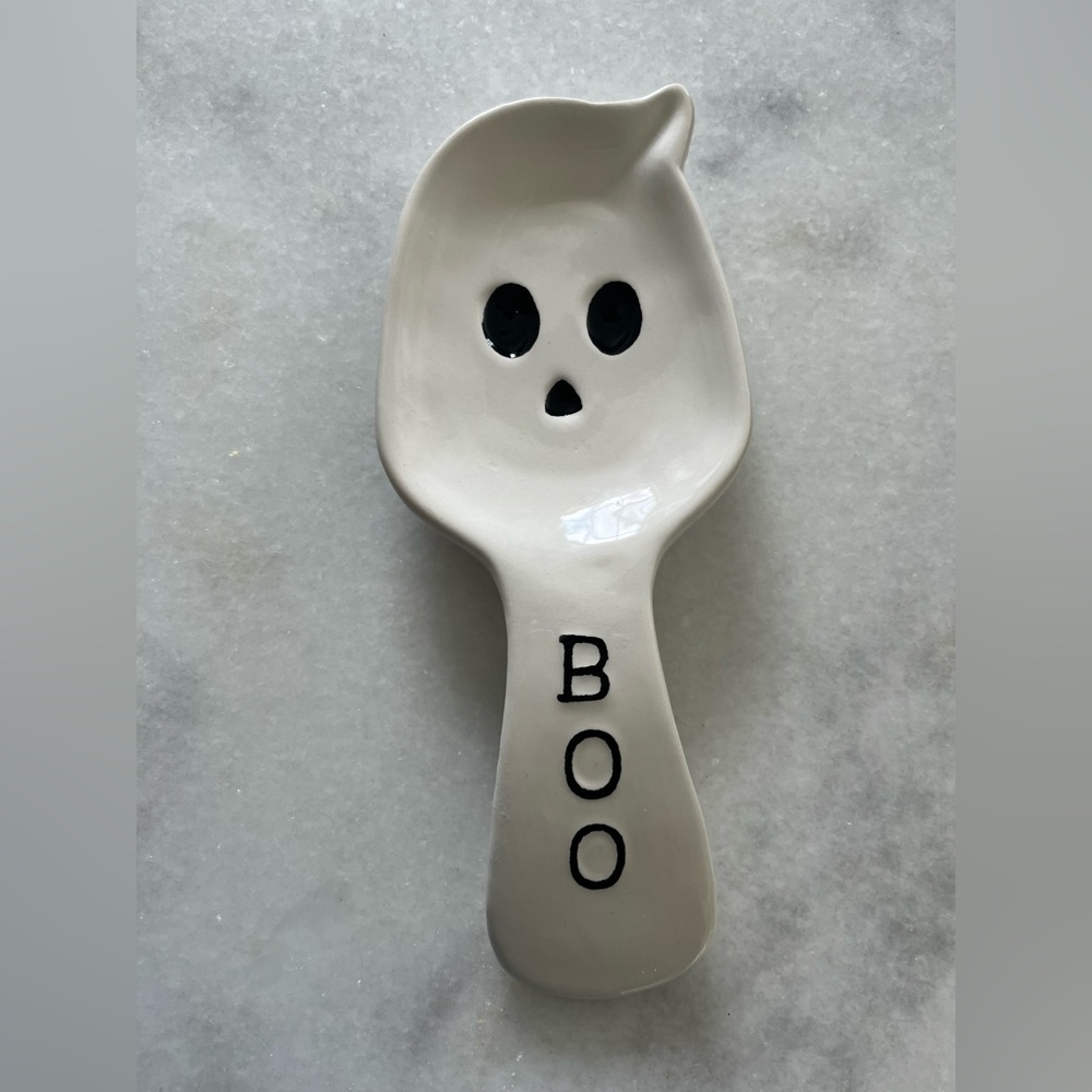Ghost spoon rest